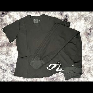 FIGS Black Scrub Set